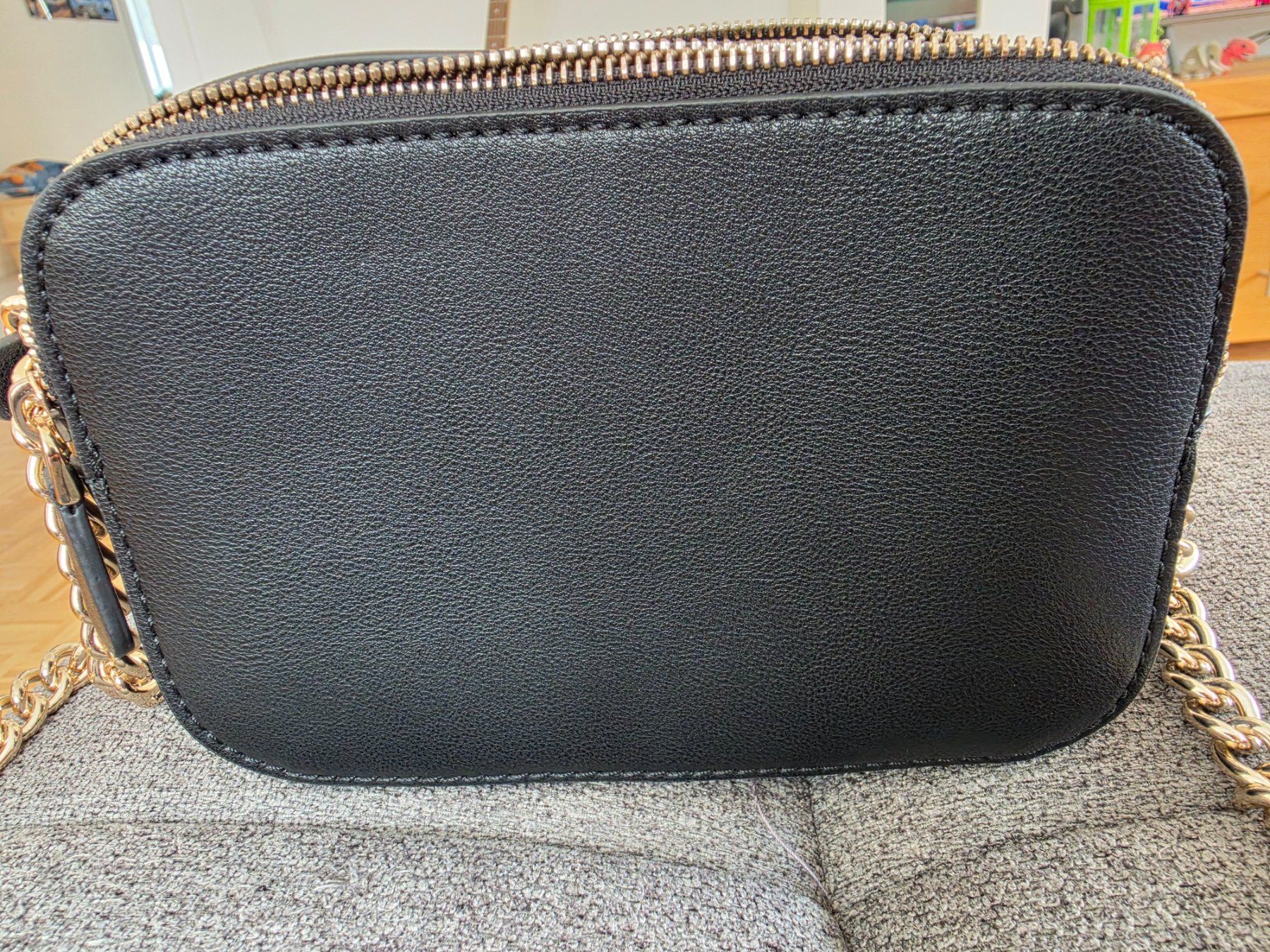 Guess Borse da donna: Guess Umhängetasche Noelle Camera schwarz – Usato da Göschenen venduto da tinchen9_ 3