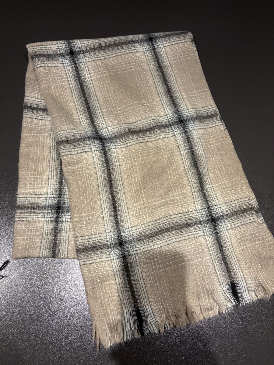 Foulard & Sciarpe: Schal 2 Stück  – Usato da Niederlenz venduto da fed_y5mw 1