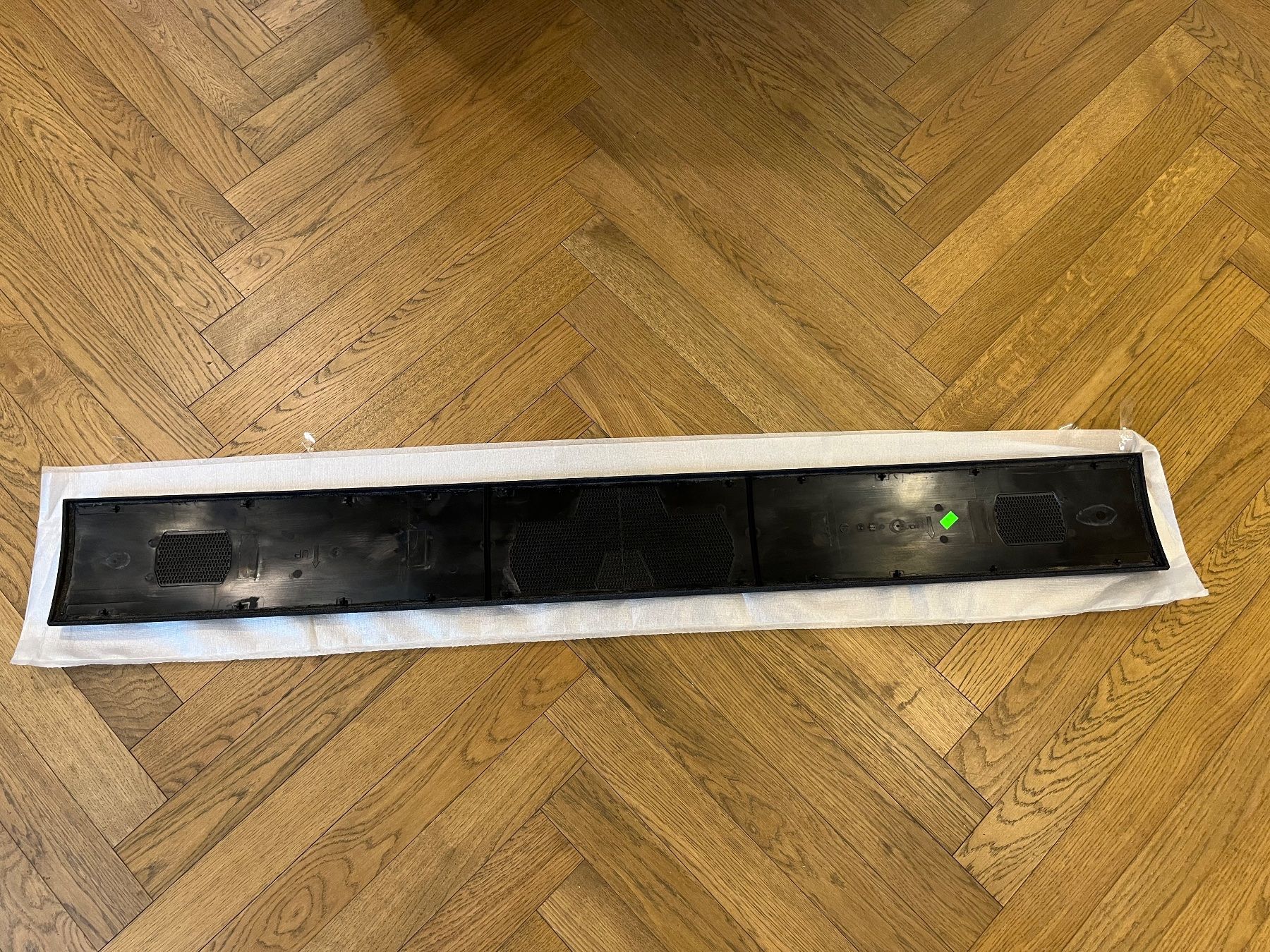 Bang & Olufsen Fernseher: Cover B&O "Beovision Eclipse 65" en tissu Grey Mélange – Neu und originalverpackt aus Sion von Bang-OlufsenSion 2