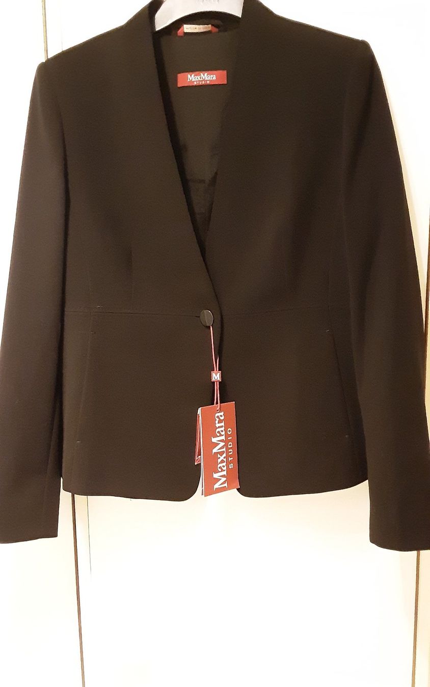 Max Mara Jacken: Max Mara studio blazer, M, neuf, noir – Neu und originalverpackt aus Neuchâtel von Virgule50