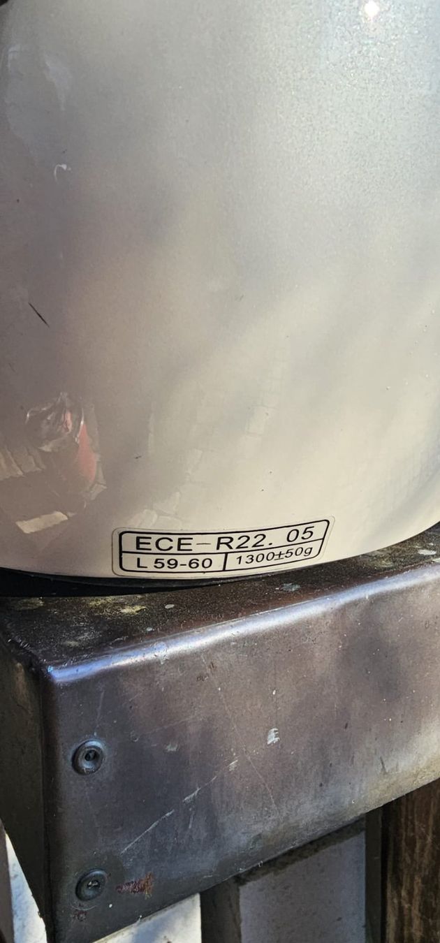 Caschi & visiere: Motorradhelm – Usato da Utzenstorf venduto da Sam4231 1