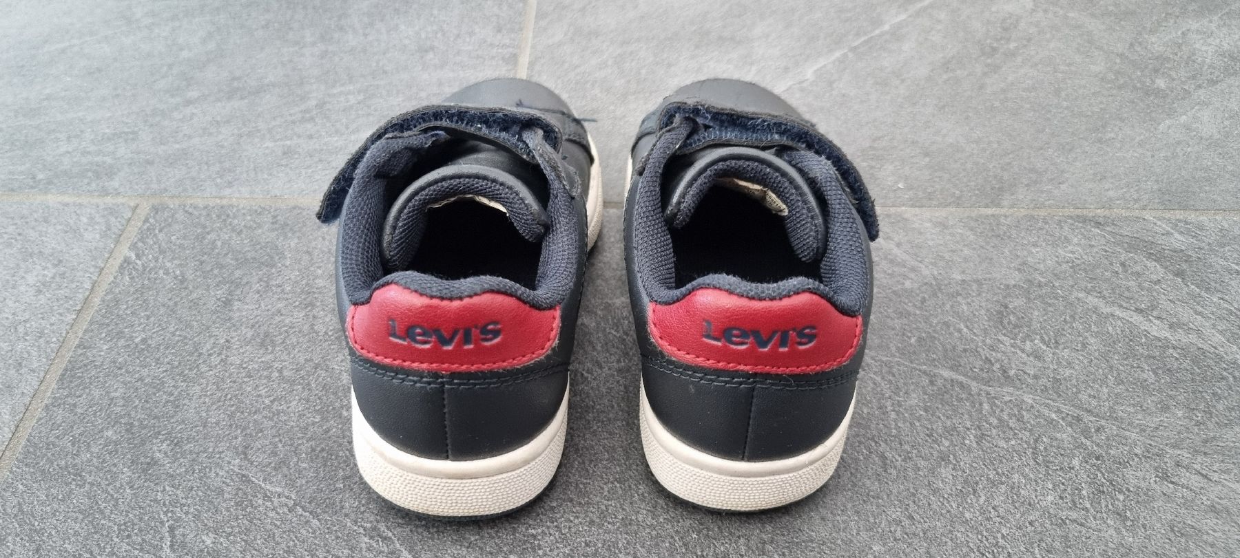 Levi's Schuhe für Jungen: Levi's Sneaker Grösse 23 – Gebraucht aus Birmensdorf ZH von borstenking 1