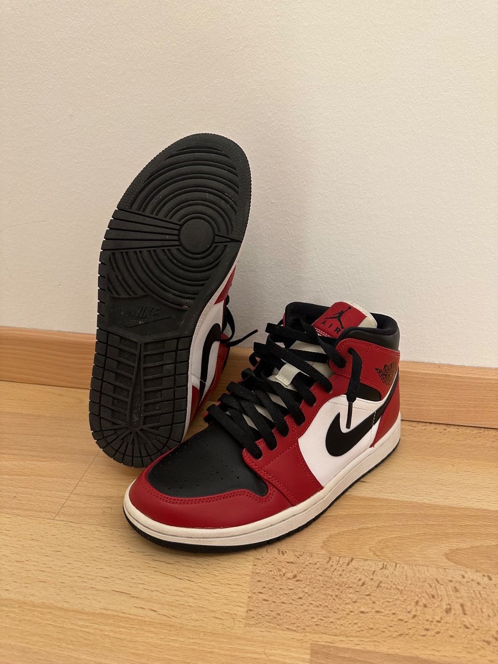 Herrenschuhe: Jordan 1 Mid Chicago Toe – Gebraucht aus Wallisellen von catiiaa 2