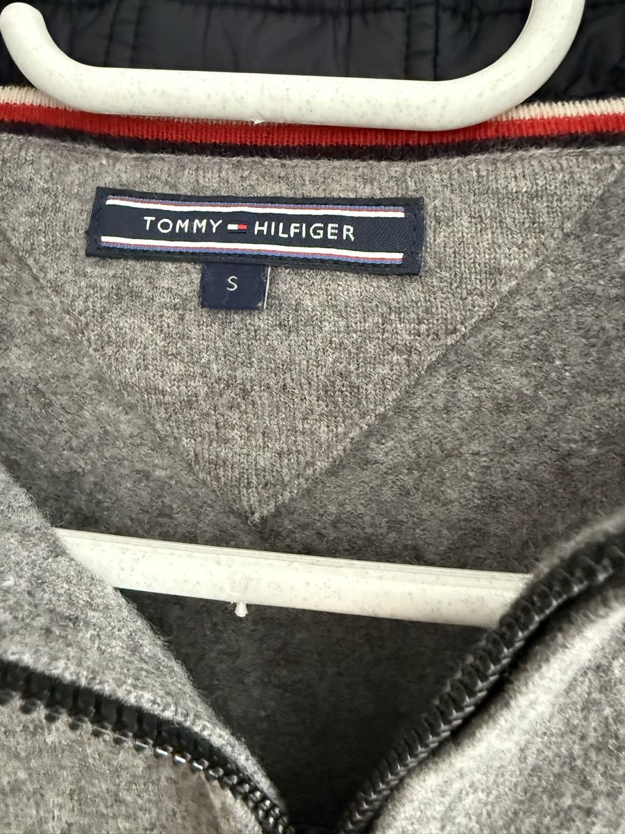 Tommy Hilfiger Vestes: Tommy Strick Jacke – D'occasion à Zurich par Alinecnicolet 1