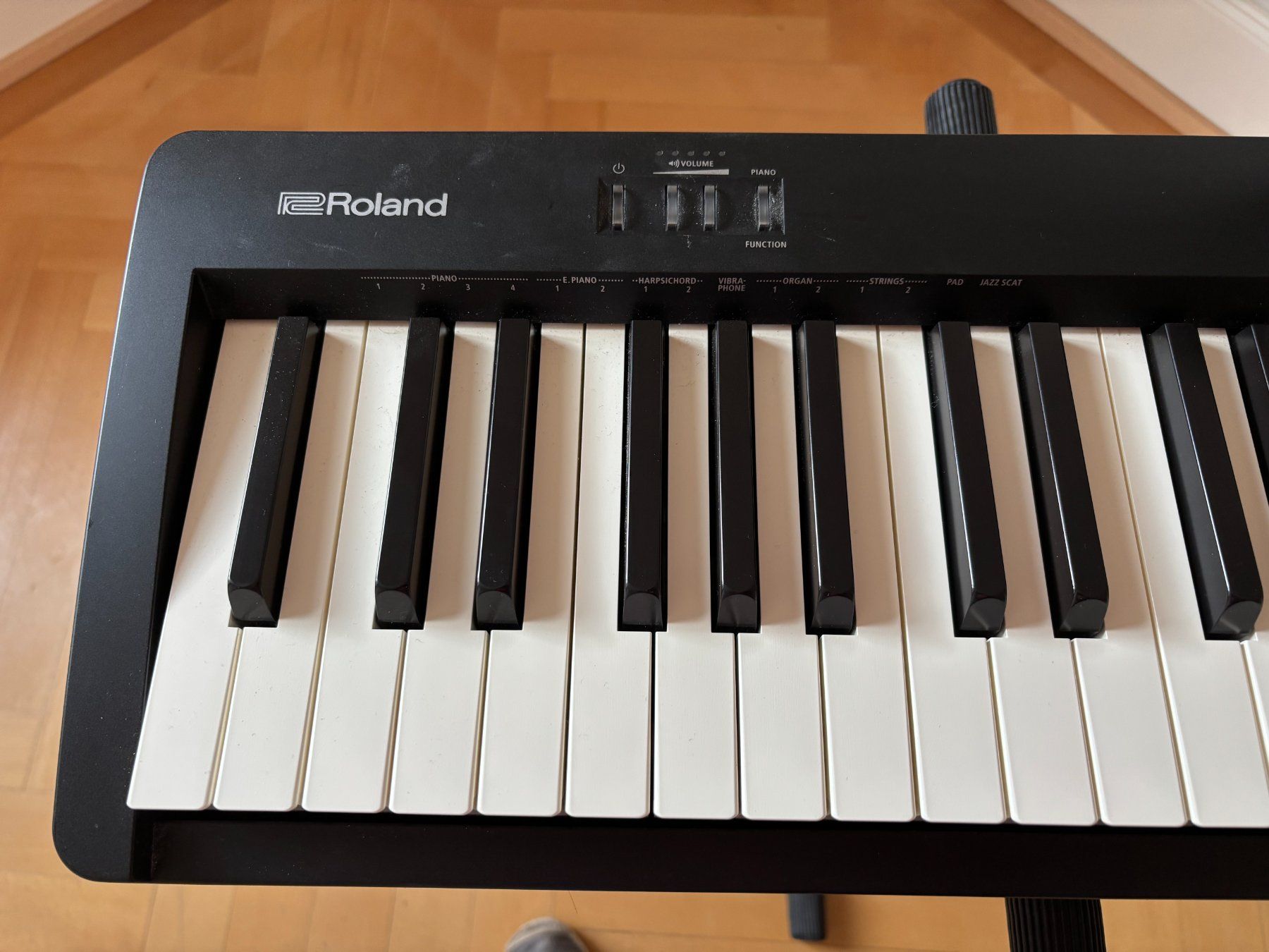 Roland Musikinstrumente: Roland FP-10 Digitalpiano – Gebraucht aus Zürich von aguzan 4