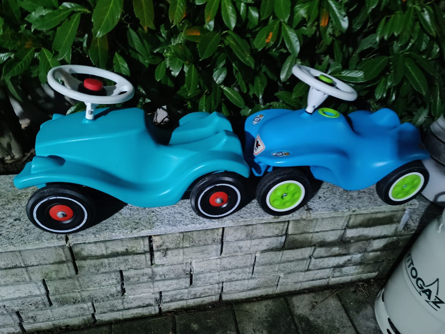 Fahrzeuge für Kinder: Bobbycar Zwillinge zwei Stück – Gebraucht aus Zürich von Mountainswiss88