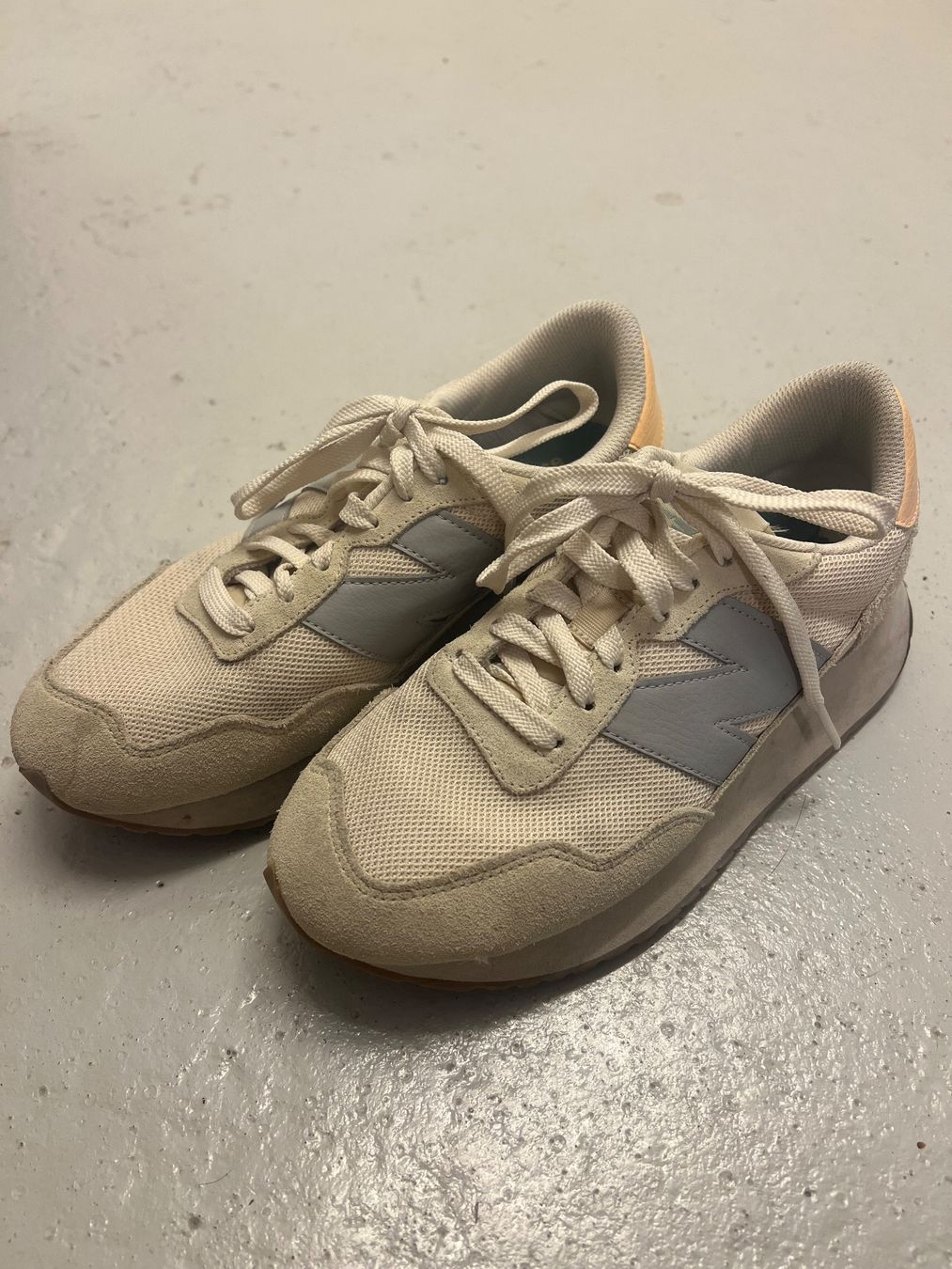 New Balance Damenschuhe: New Balance Sneaker – Gebraucht aus Olten von isaschmid11