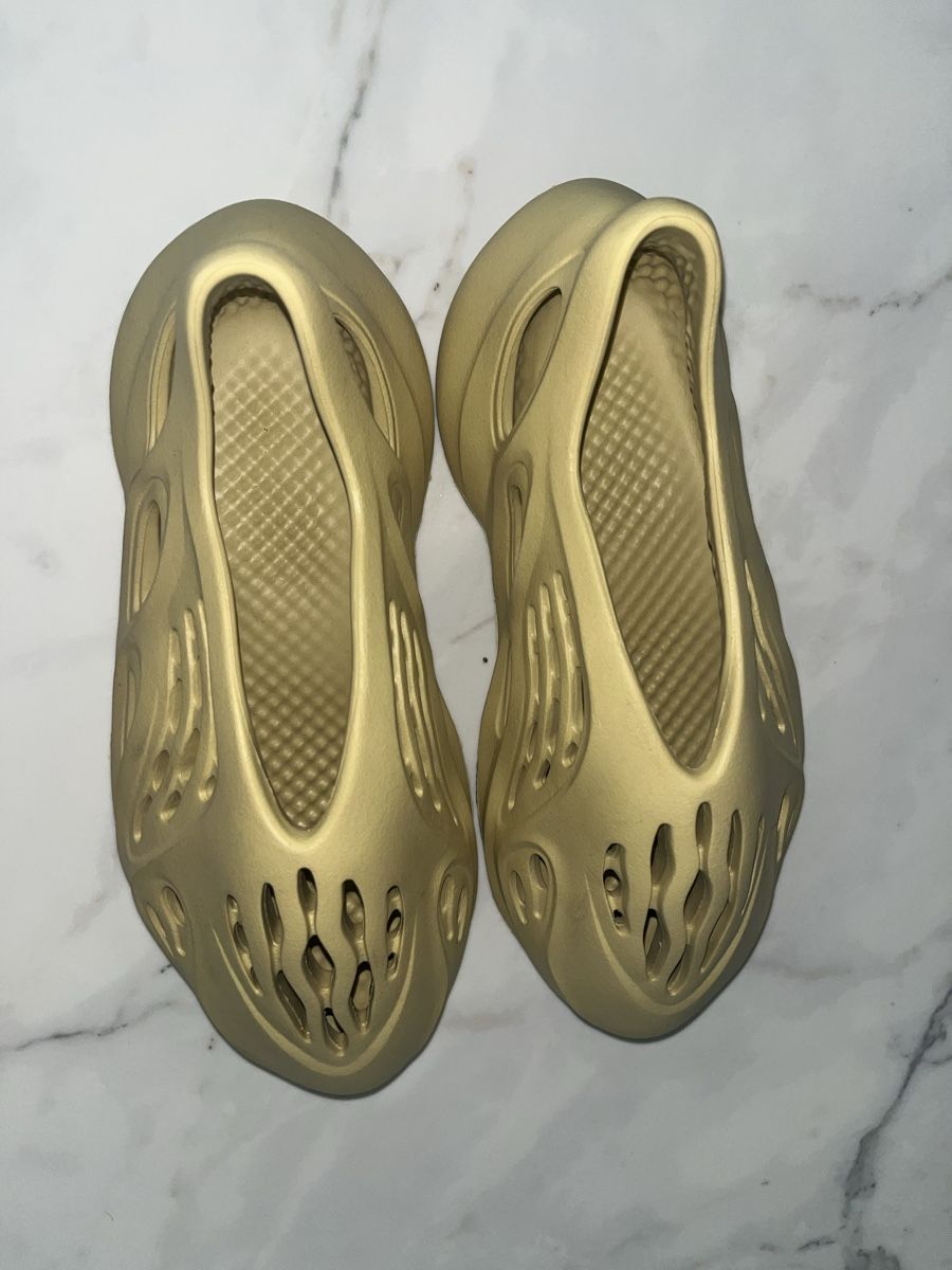 Scarpe da uomo: Yeezy Foam Runner Gr 43 - Original - Grün – Usato da Oberrohrdorf venduto da S.Marisa