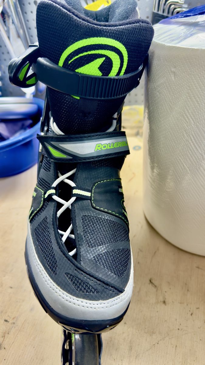 Pattini in linea & Pattini a rotelle: Inline Skates Rollerblade Grösse 44 neuwertiger Zustand – Usato da Uzwil venduto da benke36 5