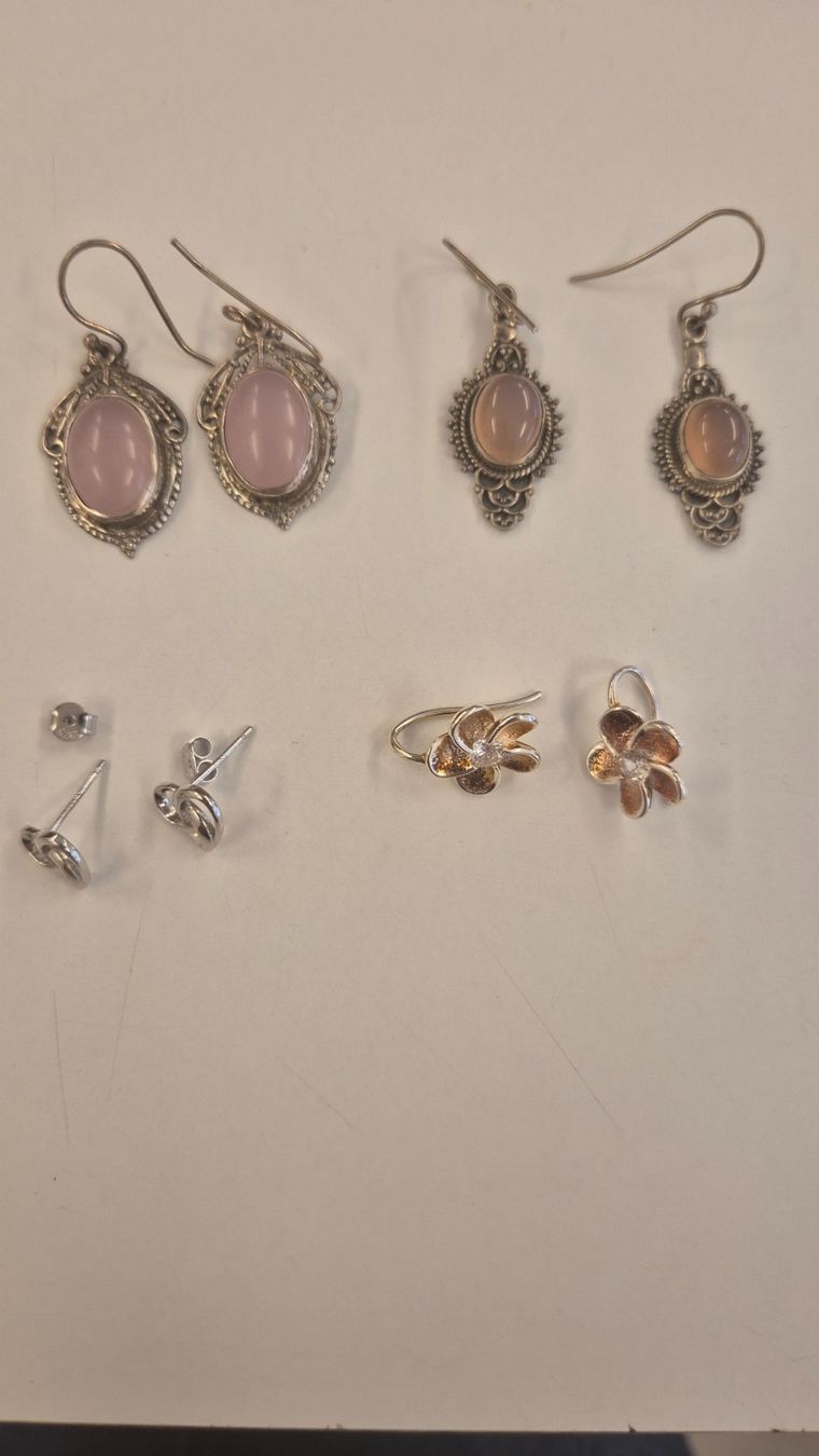 Altri gioielli: 4 Paar Ohrschmuck Silber 925 gebraucht – Usato da Eglisau venduto da AtelierSu
