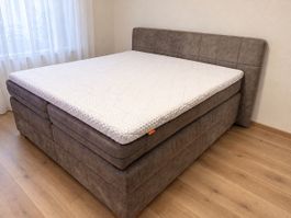 Boxspringbett braun OHNE Matratze in gebrauchter Zustand