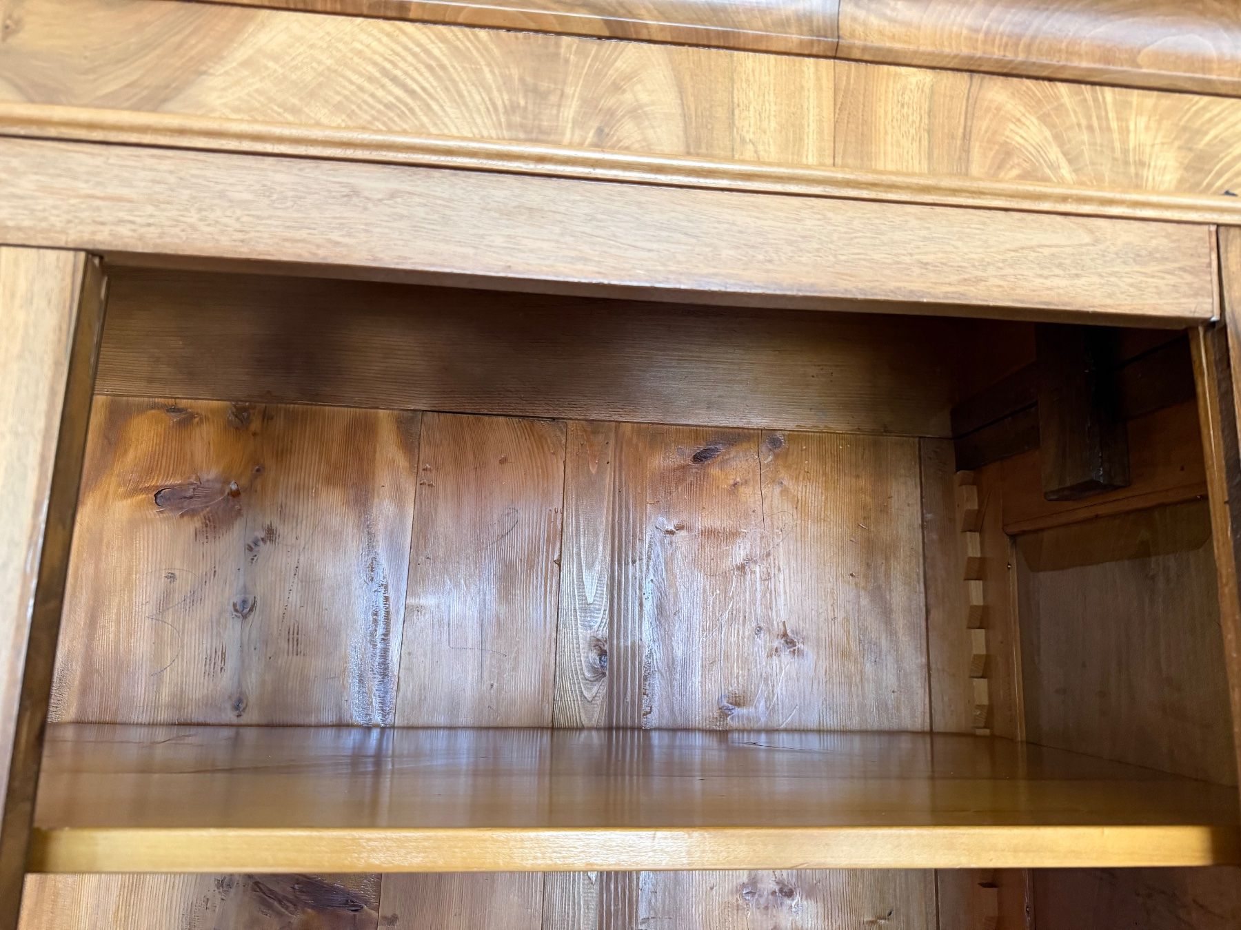 Armadi: Hallenschrank / Schrank Antik – Usato da Schlieren venduto da Imoda 4