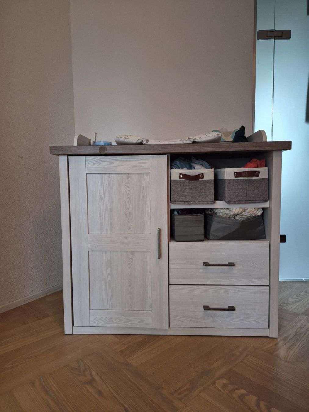 Fasciatoi & Accessori: Wickelkommode mit viel Stauraum – Usato da Bern venduto da sarah_lynn