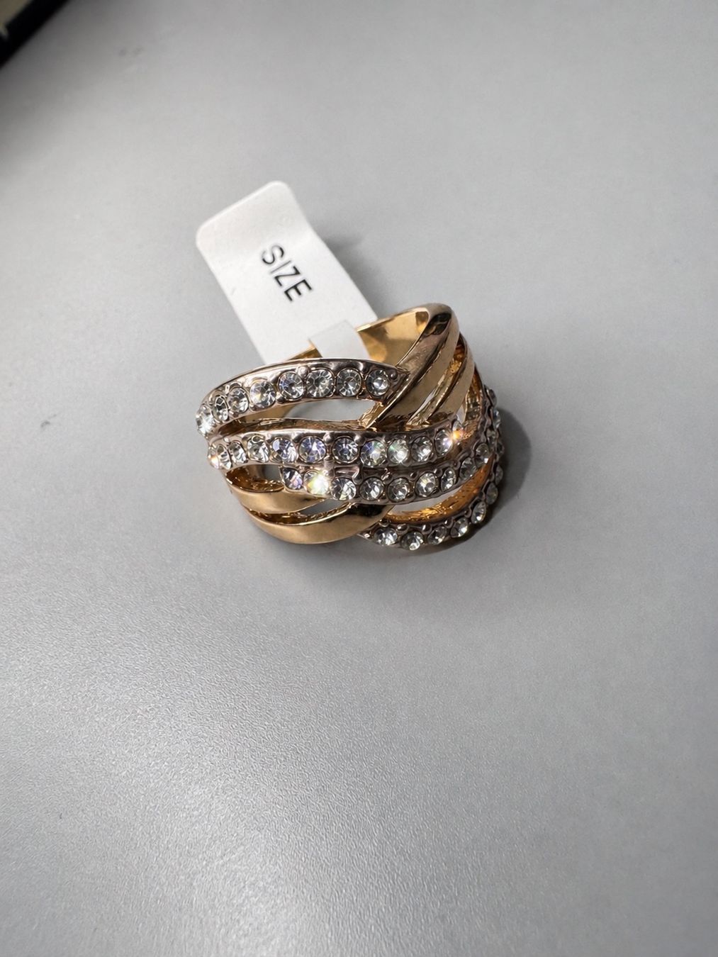 Ringe: Ring goldfarben mit Steinen Groesse 19 neu – Neu und originalverpackt aus Zunzgen von nordstern_handel