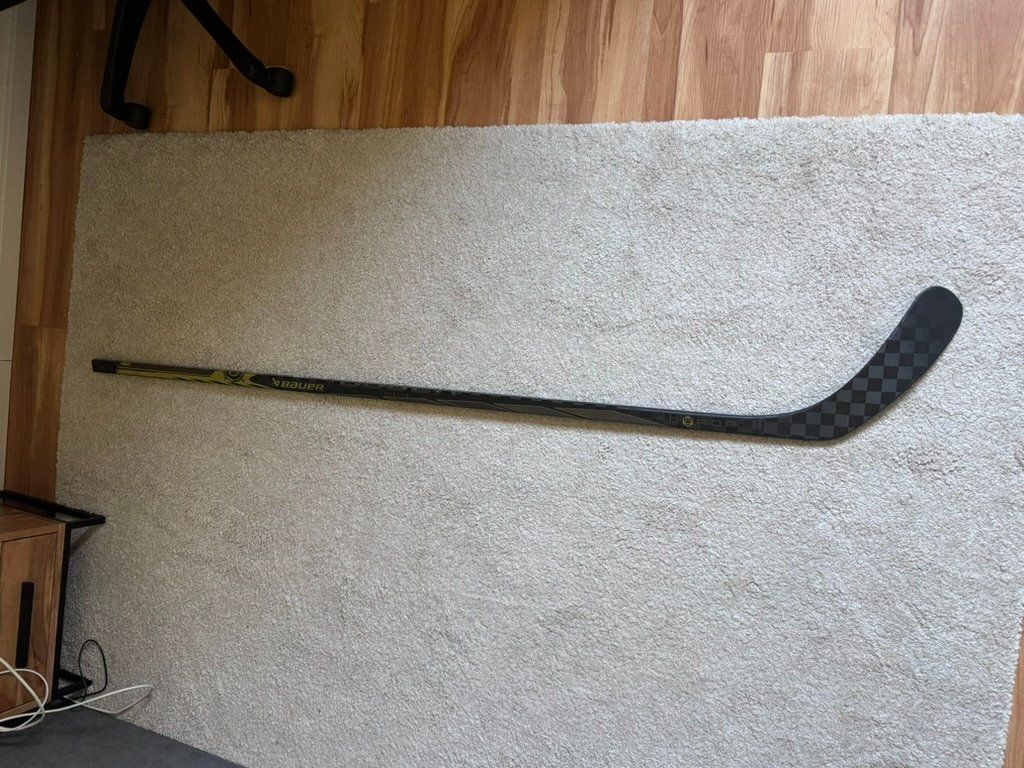 Bauer Stöcke & Schaufeln: Eishockey Schläger Bauer neuwertig – Neu (gemäss Beschreibung) aus Hettlingen von ced_bbm2 1