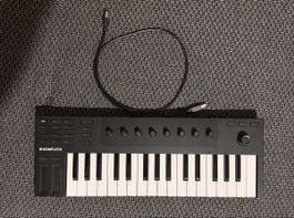 Native Instruments Komplete Kontrol M32 USB MIDI Keyboard