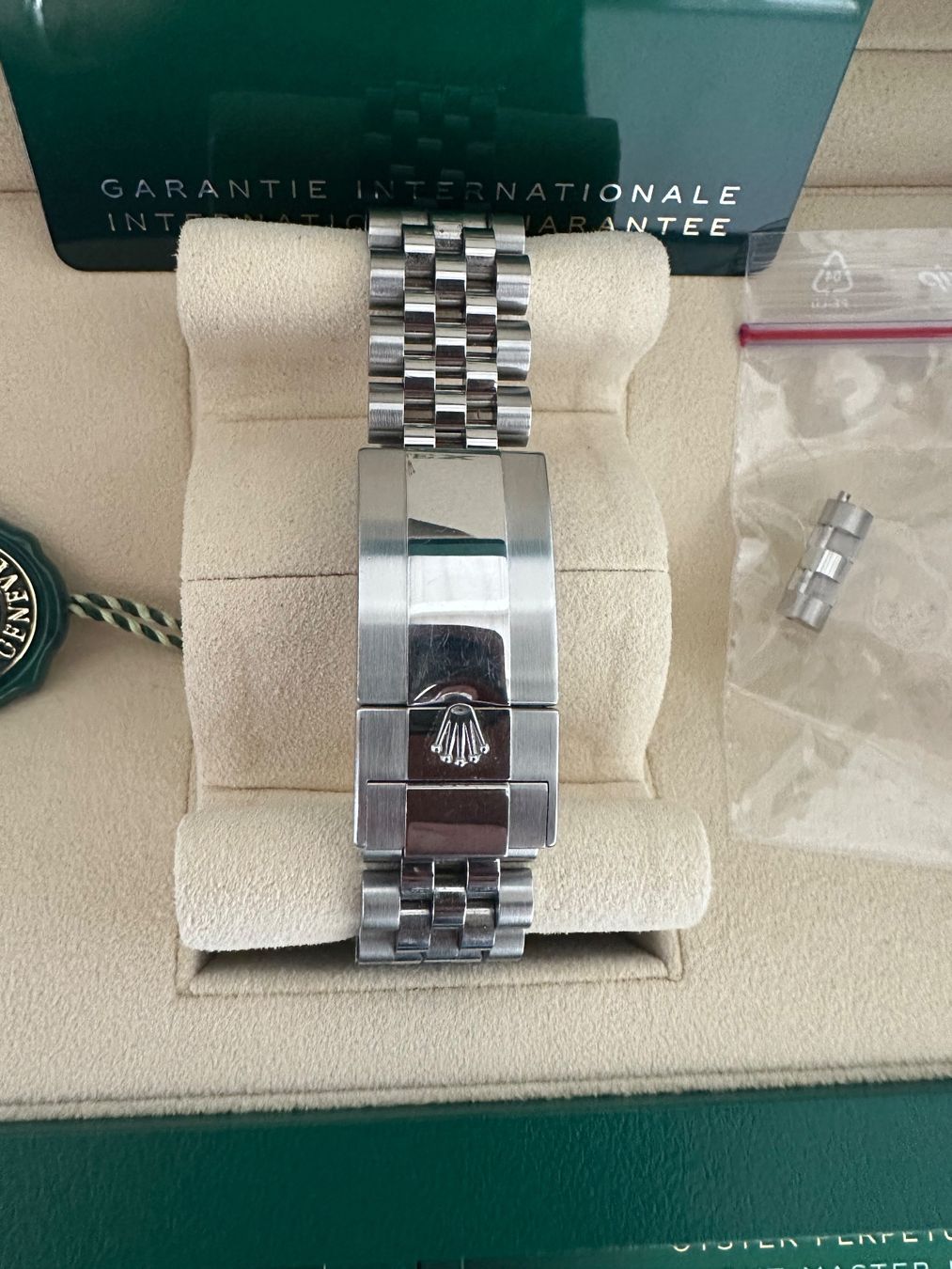 Rolex Orologi: Rolex GMT-Master II "Pepsi" - Full Set, 126710BLRO – Nuovo (secondo la descrizione) da Watt venduto da Gini120 7