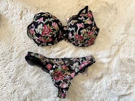 Victorias Secret Push-up Bra + Thong Panty