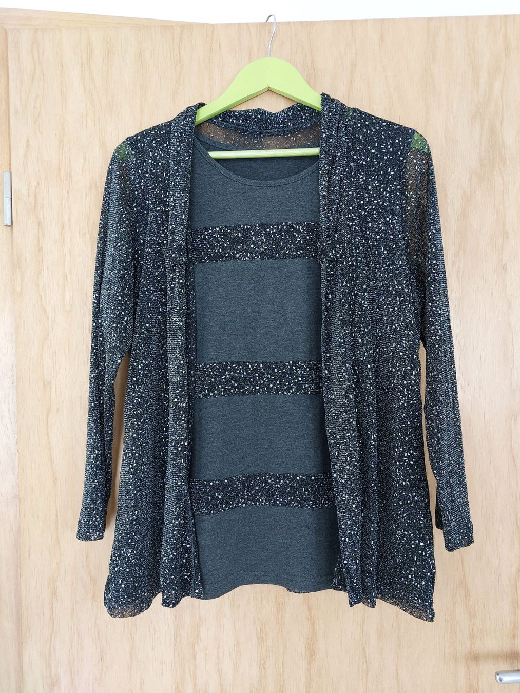 Jacken: Jäckli- Shirt in einem Gr. L – Gebraucht aus Schmitten FR von ReniStern
