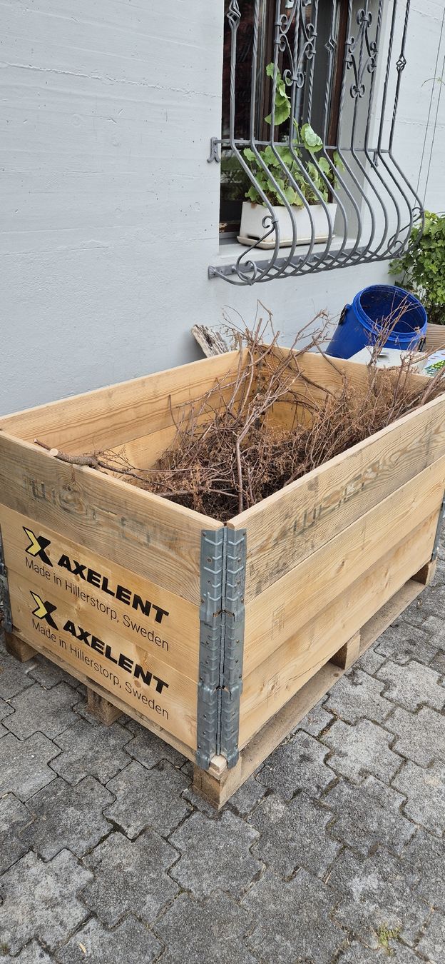 Palettes: Palettenrahmen 3 Teilig – D'occasion à Ebnat- Kappel par SgtBalu