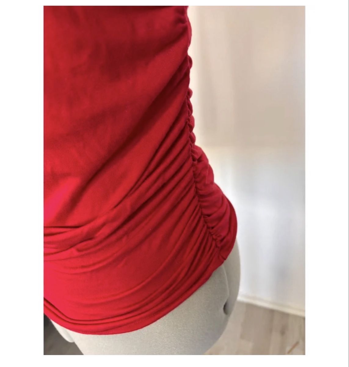 Reformation Tops: Reformation Oberteil rot  – D'occasion à burgdorf par meinsunddeins 2