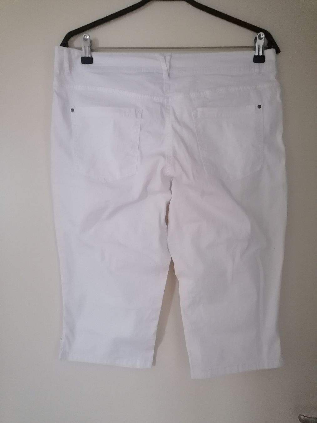 Pantaloni: Shorts Weiss NEU – Nuovo e nell'imballaggio originale da Zug venduto da Annina29 1