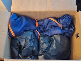 Camping-Paket mit Zelt und Zubehör