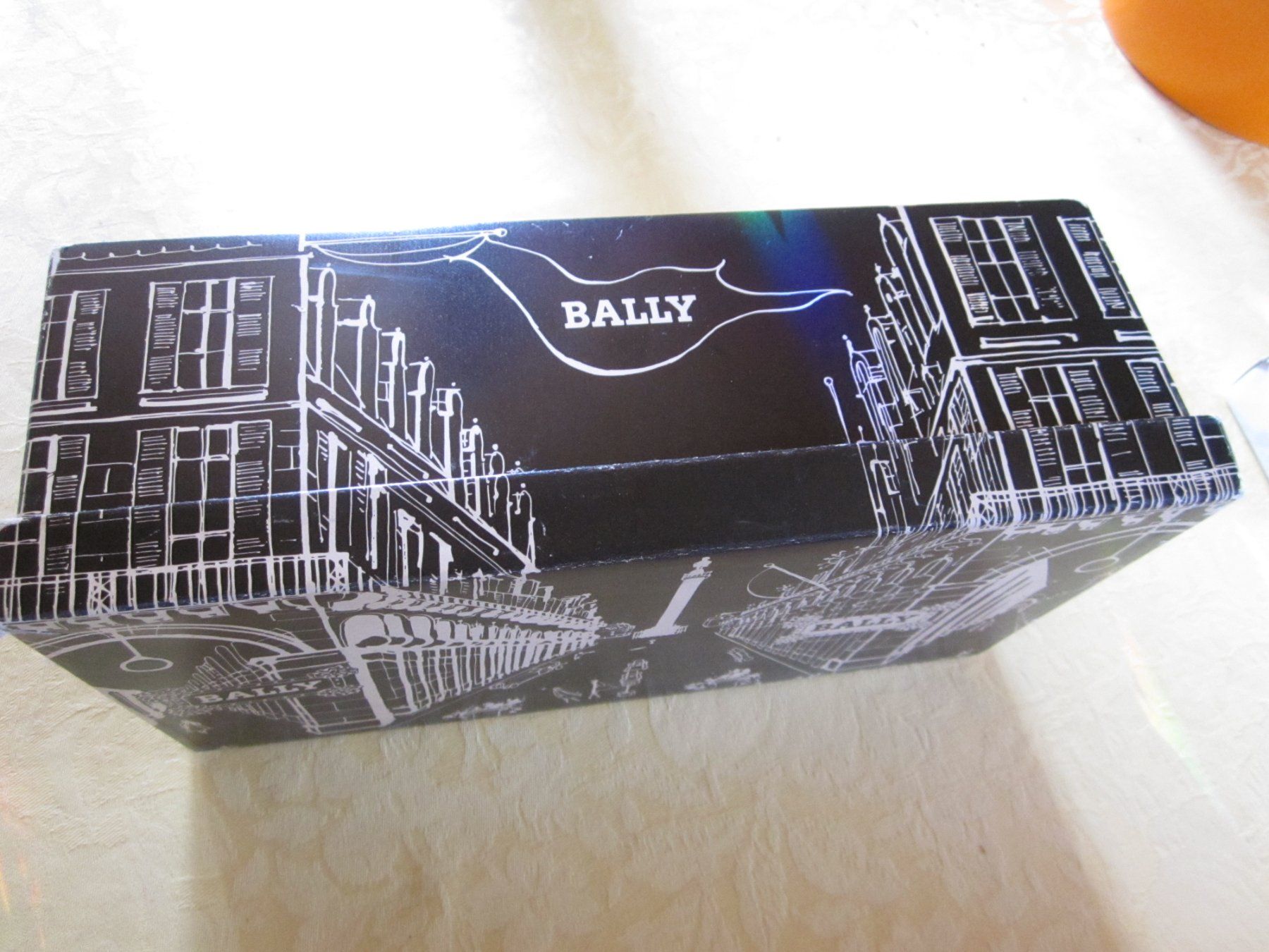 Bally Barattoli: Schuhkarton von Bally, Vintage – Usato da Binningen venduto da flugi30 3