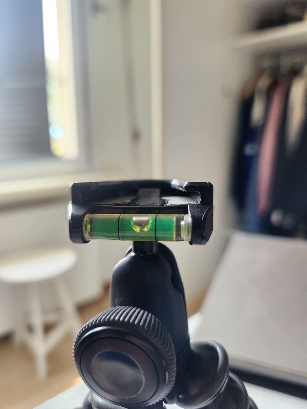 Stative & Köpfe: Flexible Tripod with Level, Black/Red – Gebraucht aus La Neuveville von Gary.T 1