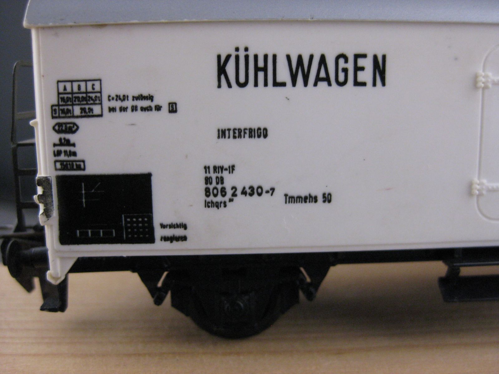 Trix Modelleisenbahnen: Trix-Express DB Kühlwagen – Gebraucht aus Malters von Marosko 1