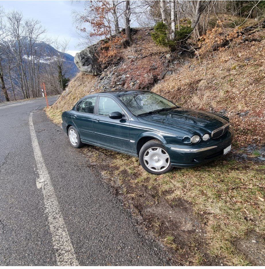 Jaguar Automobili: Jaguar X-Type 2.0 diesel tip top – Usato da Dorenaz venduto da del_f9hb 3