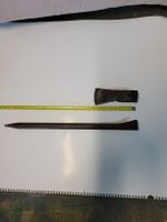 Werkzeug Set Brecheisen und Axtkopf alt .