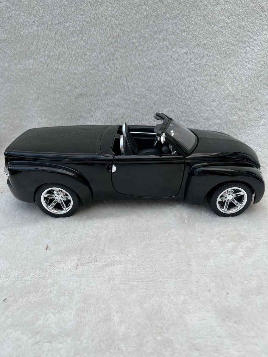 Chevrolet Modellini d'auto: Chevrolet SSR 2000 – Nuovo e nell'imballaggio originale da Oberweningen venduto da mer_2yn9 4