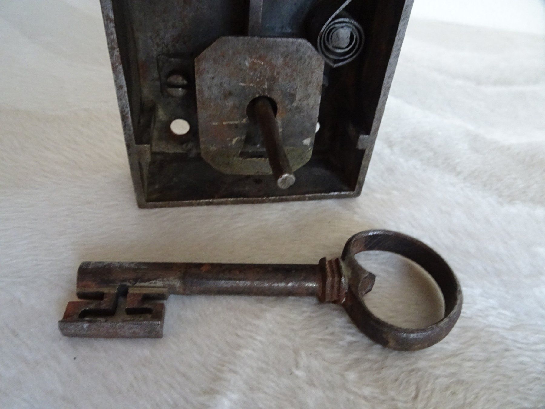 Cadenas: antikes Schloss mit doppelverriegelung – D'occasion à Siebnen par niki61 3