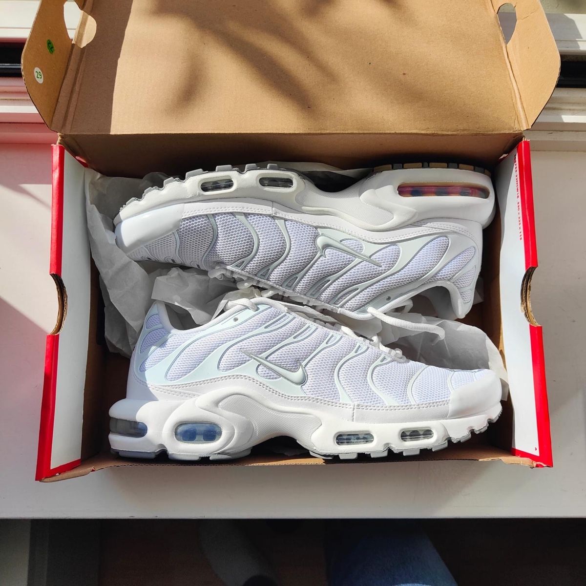 Nike Herrenschuhe: Nike Air Max Plus White EU 44 – Neu und originalverpackt aus Dübendorf von Sneaker_Seller