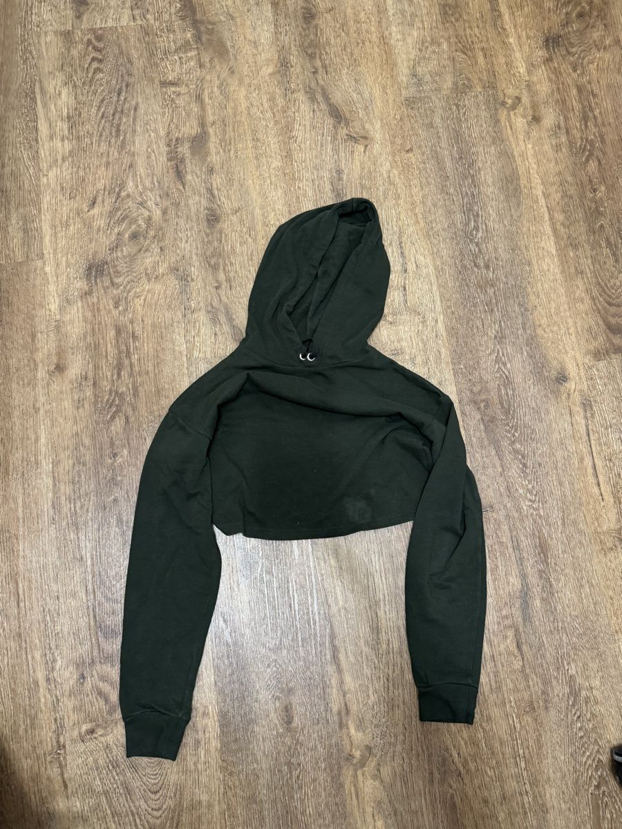 H&M Maglioni & Felpe: Grüner Crop Hoddie – Usato da Escholzmatt venduto da san_ym7z