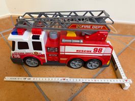 Grosses Feuerwehr-Spielzeugauto