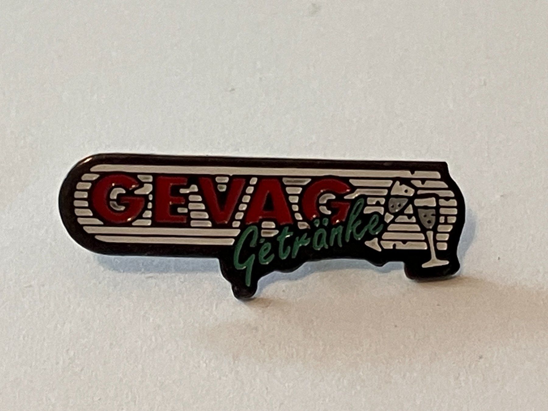 Plaquettes & Badges: 1 Pin Gevag Getränke – D'occasion à Basel par djwwpp