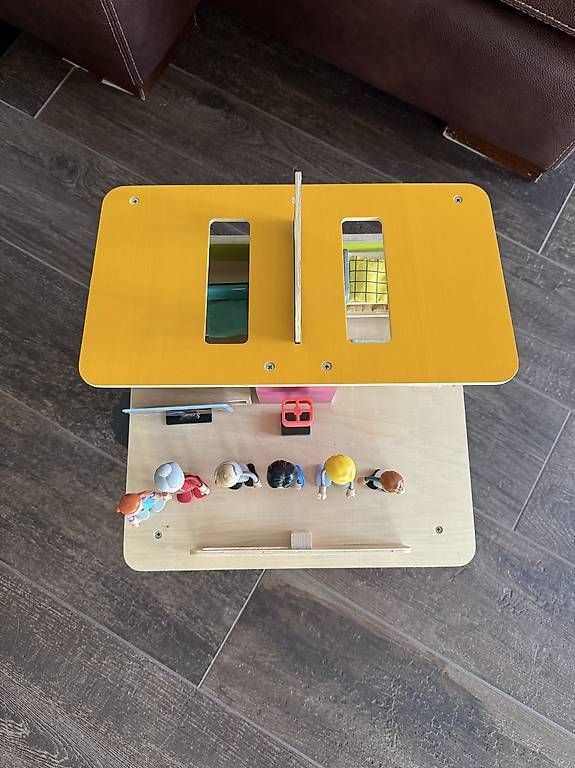 Case e mobili per bambole: Puppenhaus – Usato da Gibswil venduto da mel_x5qv 4