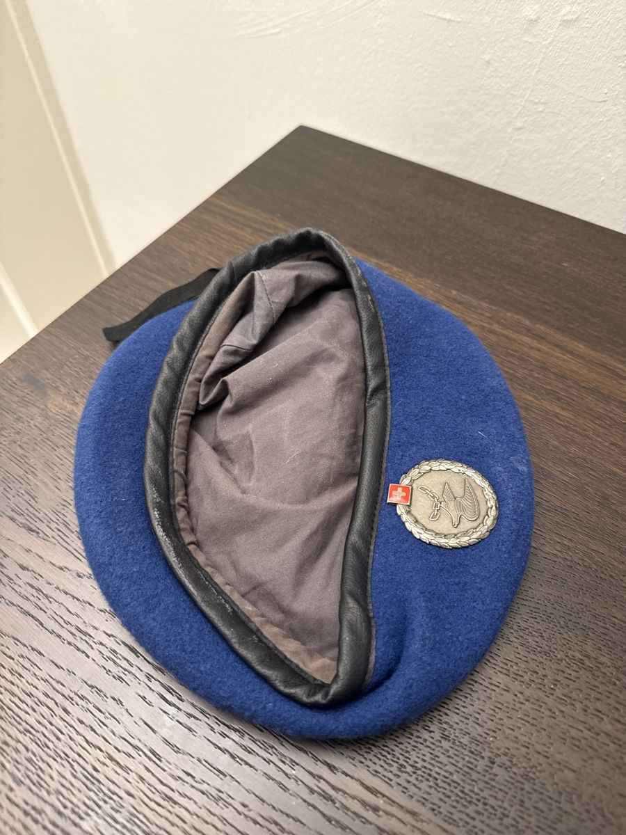 Copricapi, berretti & cappellini: Beret – Usato da Zürich venduto da val_9y9m 1