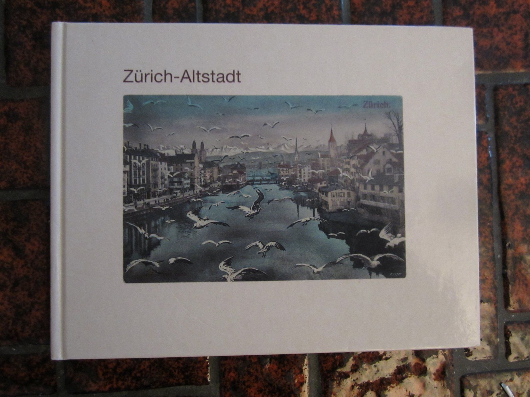 Cartes postales: ZÜRICH ALTSTADT POSTKARTENBUCH!!! – D'occasion à Volketswil par nemo2000