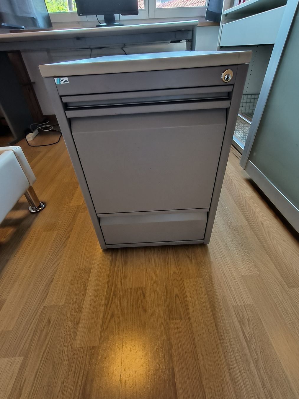 Lista Armadi: Lista Büro Korpus – Usato da Häggenschwil venduto da daj_xr8h 1