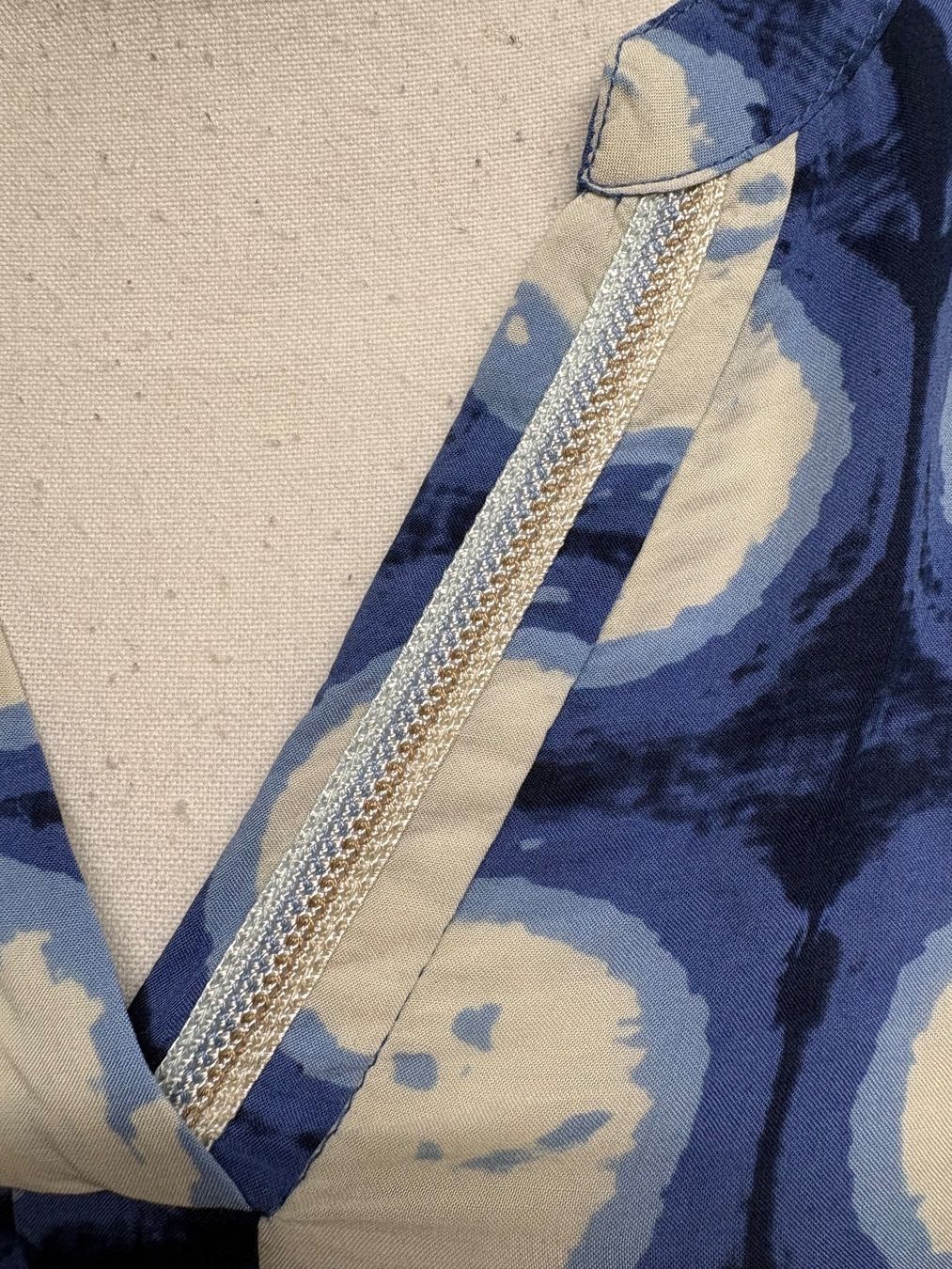 Blusen: Cartoon Bluse mit Muster Gr. 38 blau Viskose – Neu (gemäss Beschreibung) aus Regensdorf von secondchancefashion 3