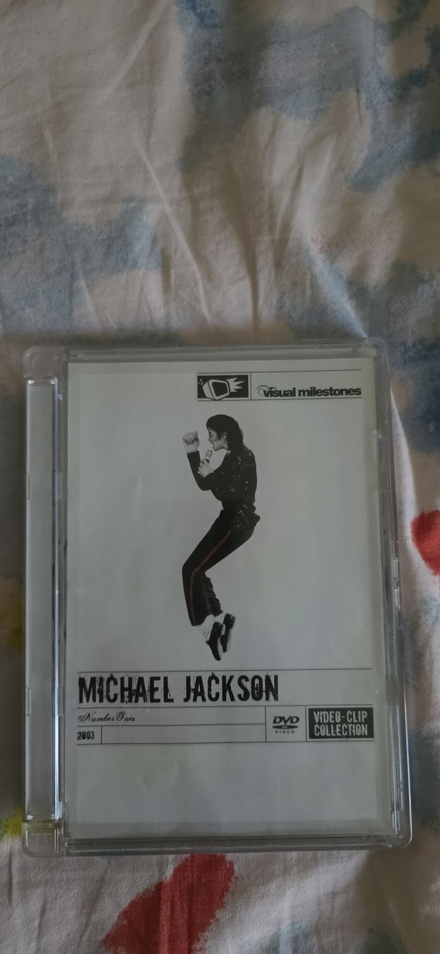 Tutti i DVDs: DVD Michael Jackson Number Ones Video Clip Collection – Usato da Flawil venduto da Heartbreaker