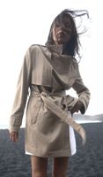 Zeitloser beiger Trenchcoat XS/Timeless Beige Trench Coat XS