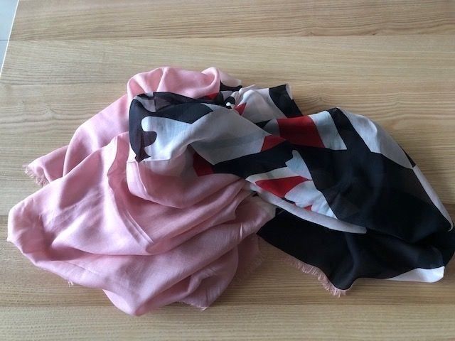 Alexander Mcqueen Foulard & Sciarpe: Pashmine Alexander McQueen – Nuovo (secondo la descrizione) da Davesco-Soragno venduto da dvf_7h6d