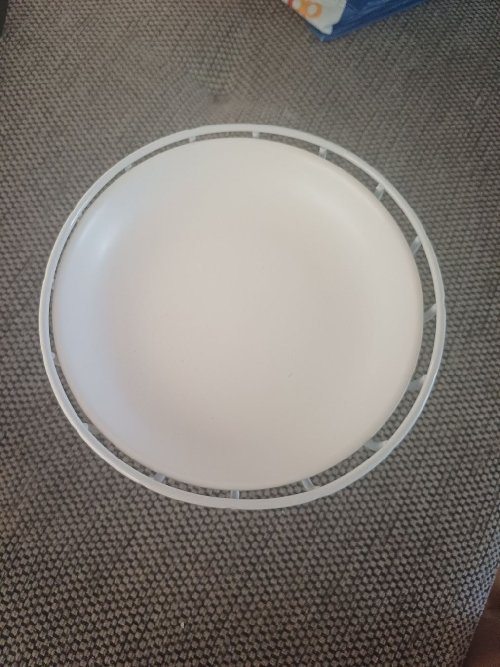 Servierplatten: Futternäpfe weiss auf Metallfuss NEU – Neu und originalverpackt aus Ostermundigen von Loulilou86