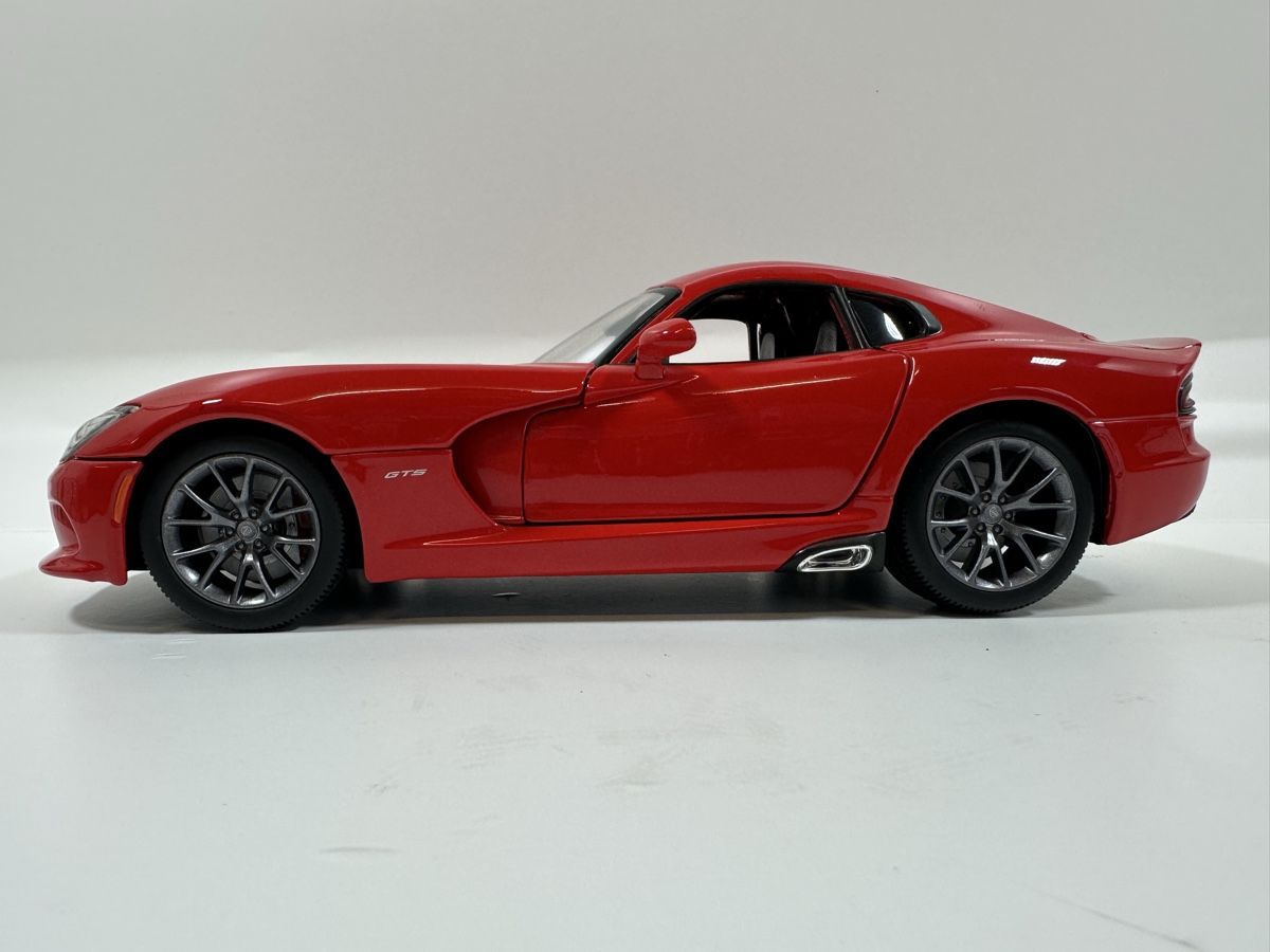 Maisto Modellautos: Dodge Viper SRT GTS 1:18, rot, MAISTO – Gebraucht aus Zofingen von rf9_x2xt 2