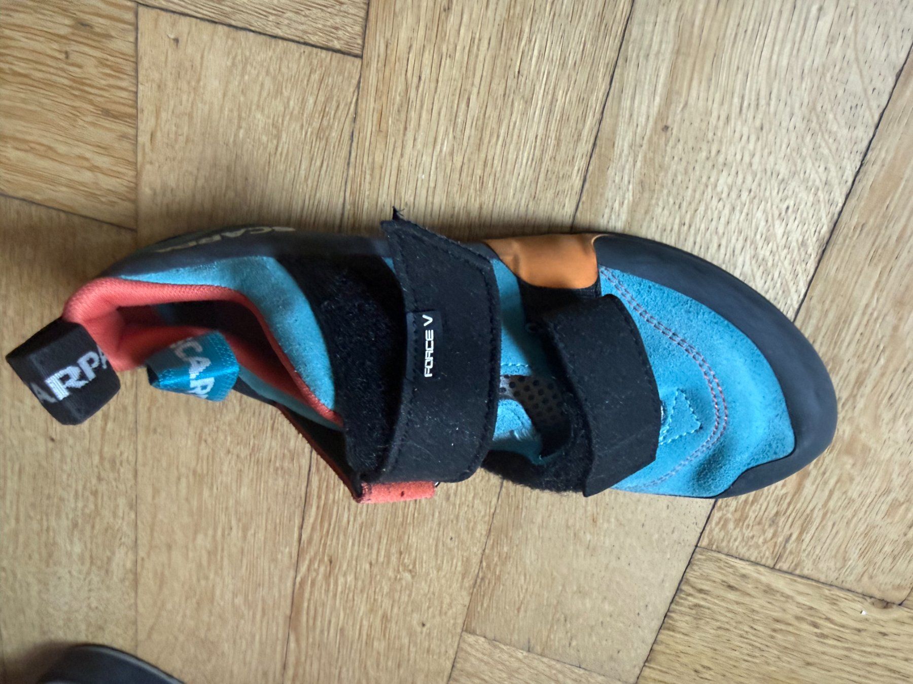 Scarpe da uomo: Chaussons d'escalade Scarpa Force V WMN taille EU 40 1/2 – Usato da Lausanne venduto da denisbalibouse 4