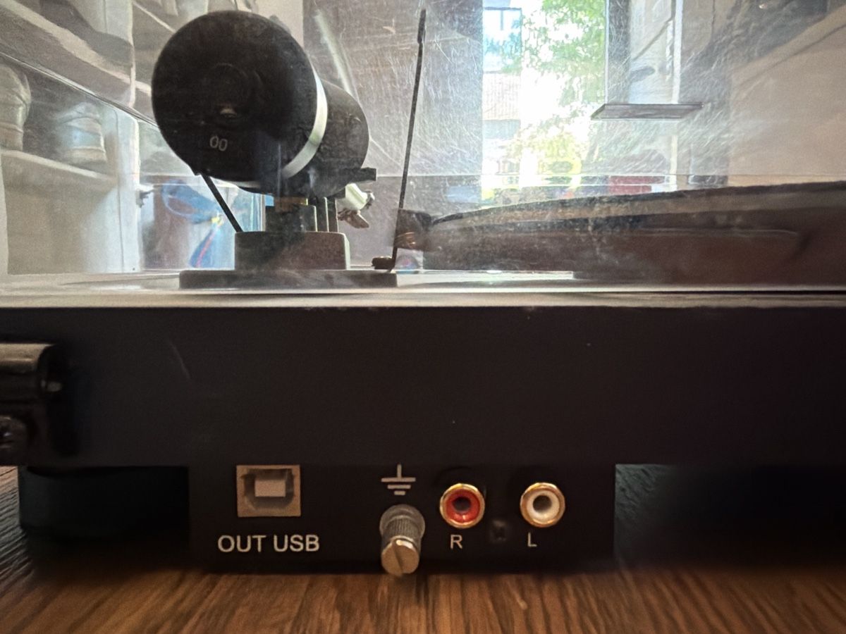 Pro-ject Giradischi: Pro-Ject Debut III USB Plattenspieler - mit Motorfehler – Difettoso da Birmensdorf ZH venduto da PolzerJ1 3
